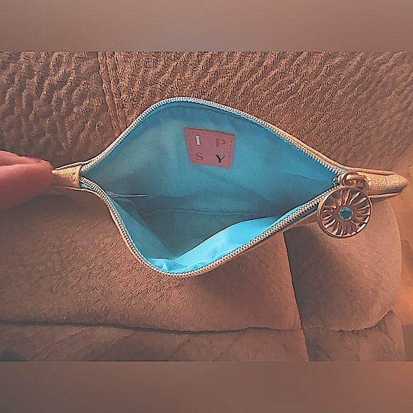 Makeup Bag Gold Shimmery — IPSY - Picture 4 of 5